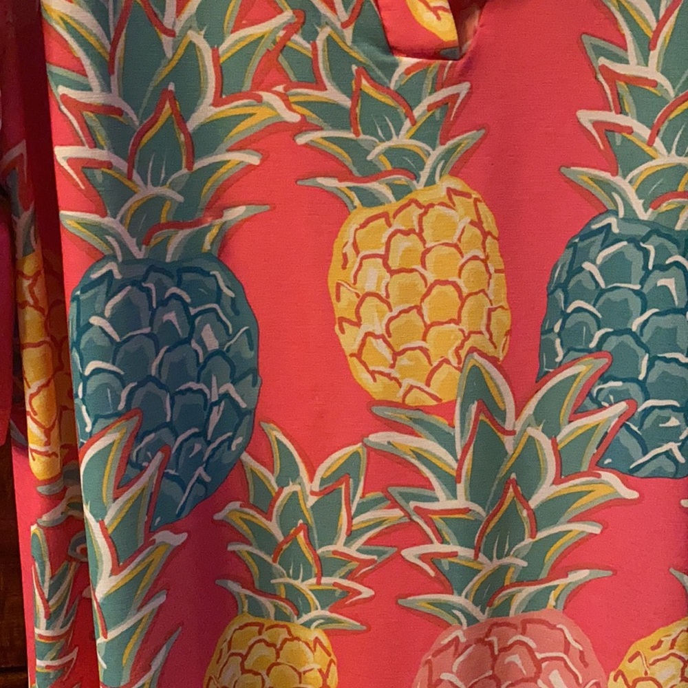 Fun pineapple tunic! Excellent condition! - Picture 3 of 4